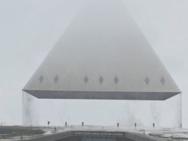 Астана. Пирамида согласия взлетает в небо