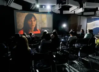 Редкий, но опасный: в Алматы прошел закрытый показ фильма о пациентах с НАО