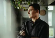 Максим Циновкин — о системном UX, росте через метрики и выходе на международный рынок Maxim Tsinovkin Максим Циновкин