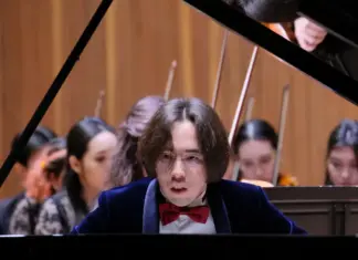 Рахат-Би Абдысагин вошёл в историю, представив первую квантовую симфонию в Оксфорде Рахат-Би Абдысагин