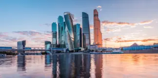 История элитной недвижимости: от коммуналок 90-х до небоскребов 2000-х